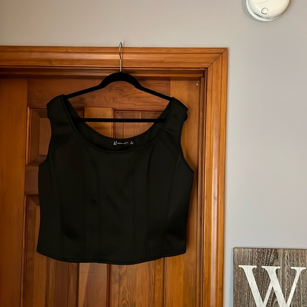 Beautiful black crop style shirt